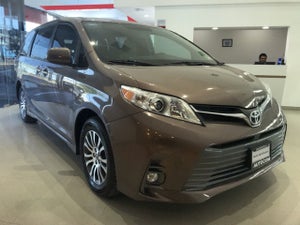 2020 Toyota SIENNA XLE